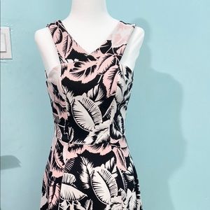 Guess Cute dress size 0 classy Fit size 2 as well